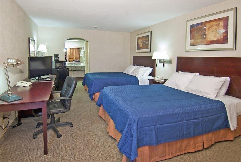 Quality Inn Carthage Стая снимка