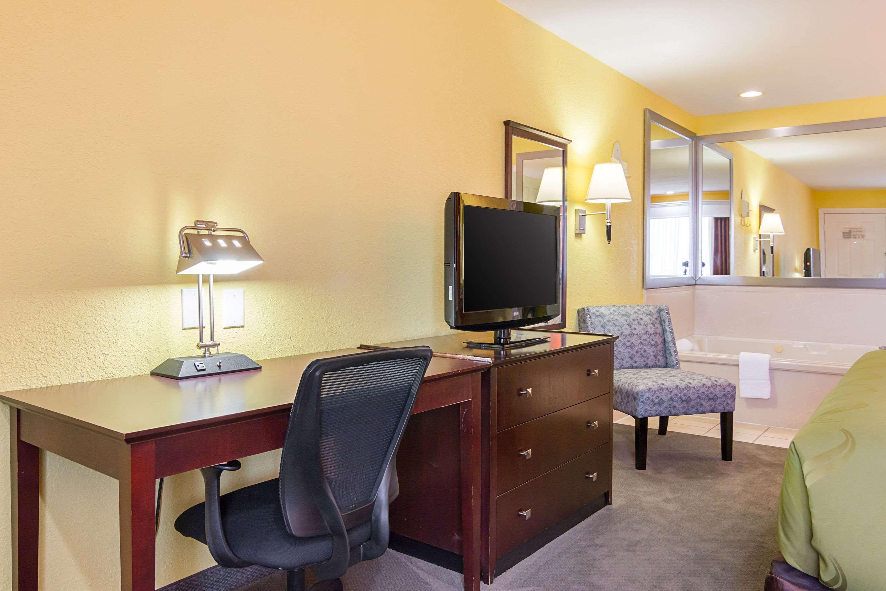 Quality Inn Carthage Екстериор снимка