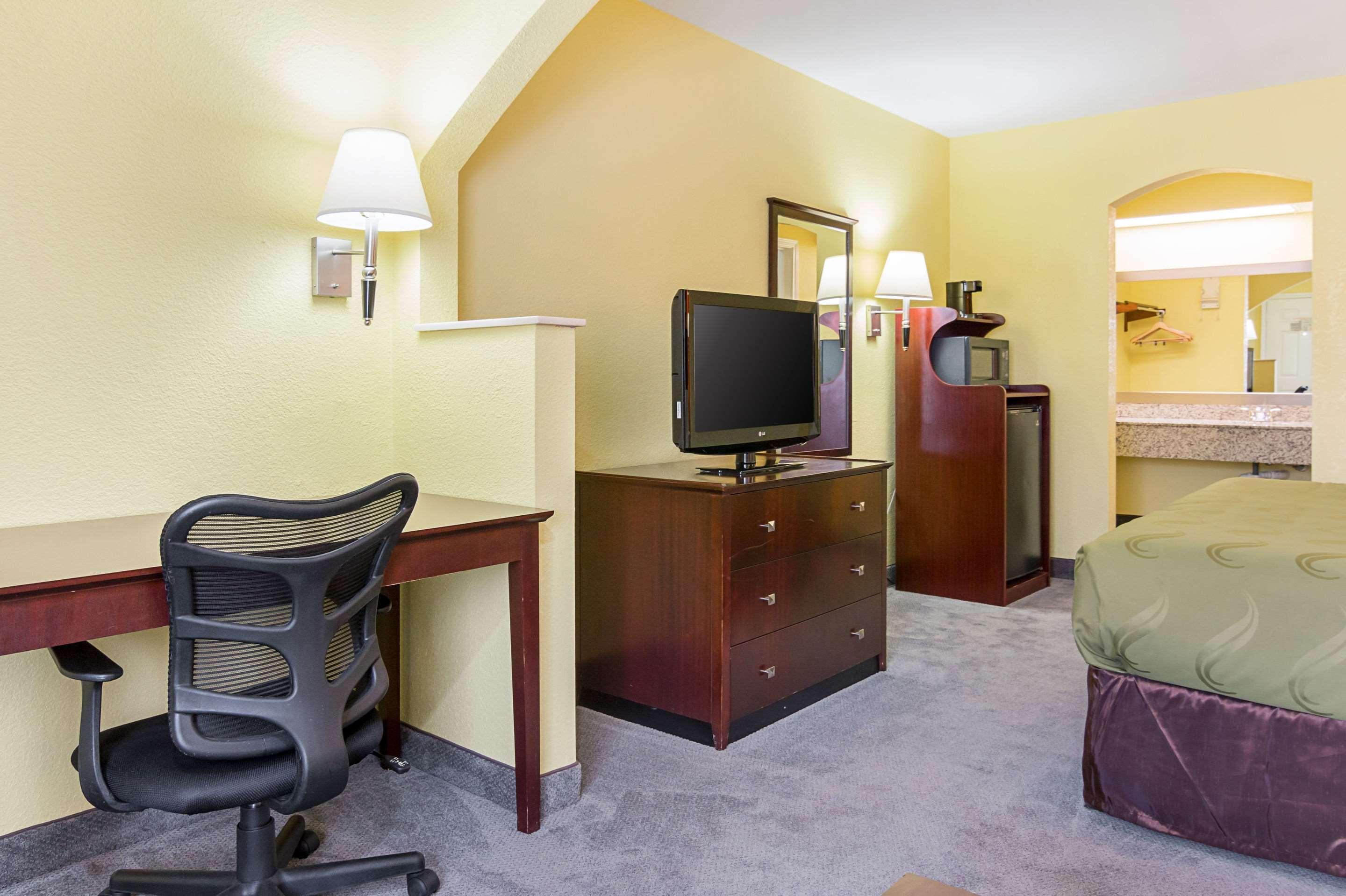 Quality Inn Carthage Екстериор снимка