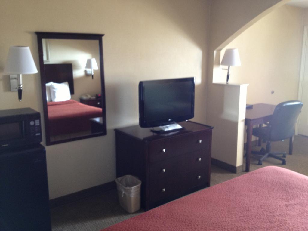 Quality Inn Carthage Стая снимка