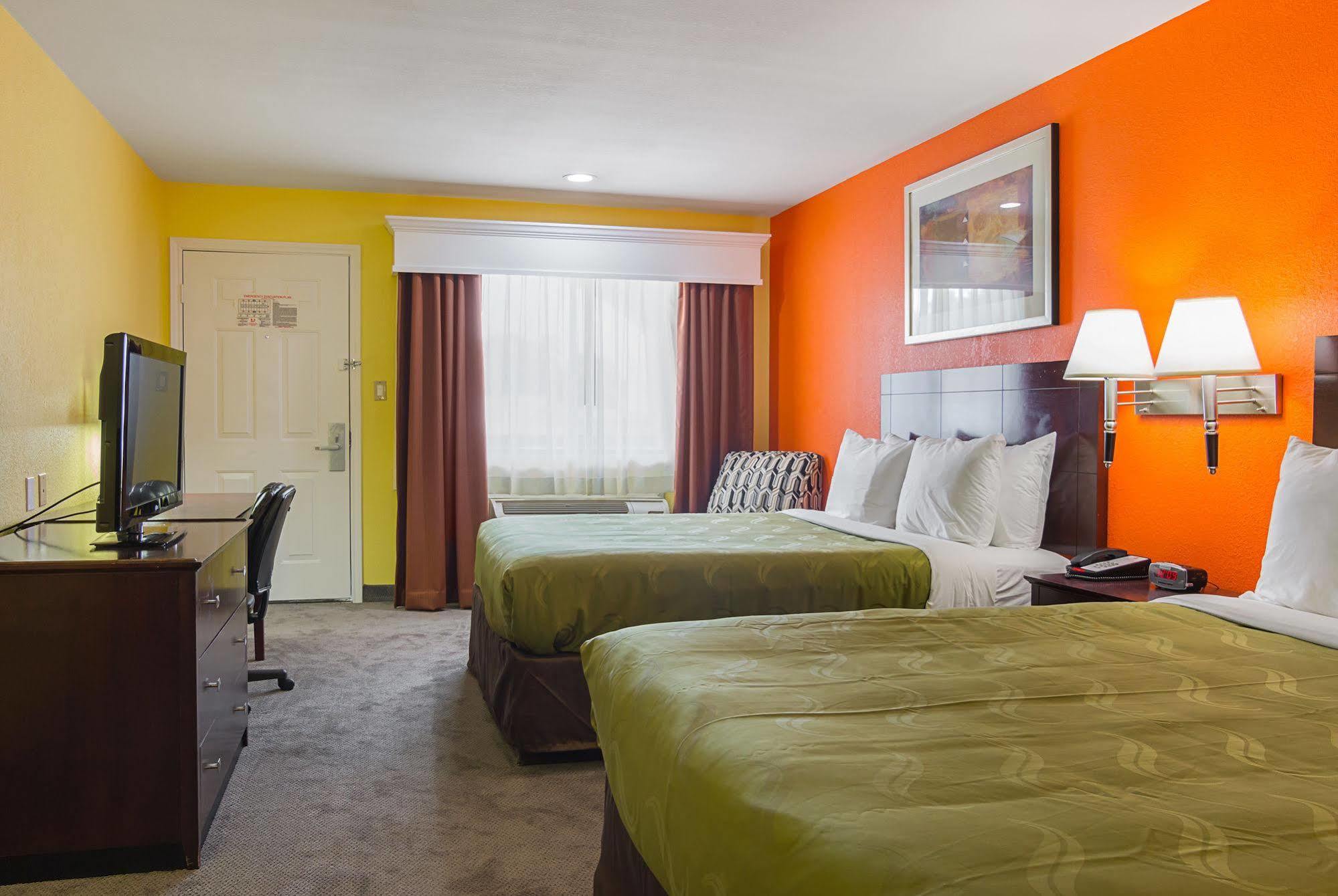 Quality Inn Carthage Екстериор снимка